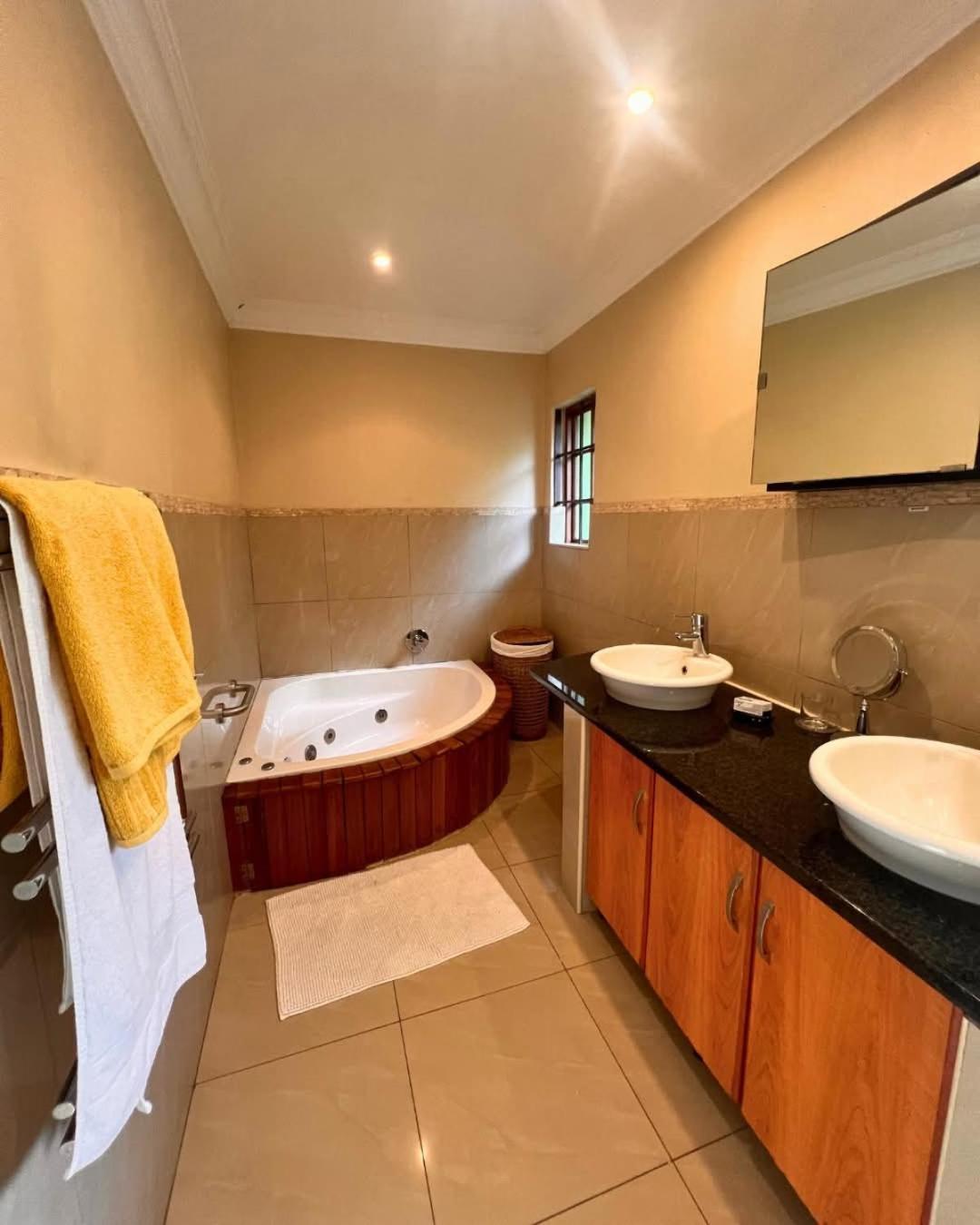 Ekhaya Guest House Ballito Exterior photo